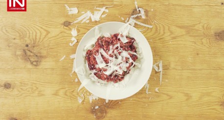 Superfood Risotto mit roten Rüben und Beeren