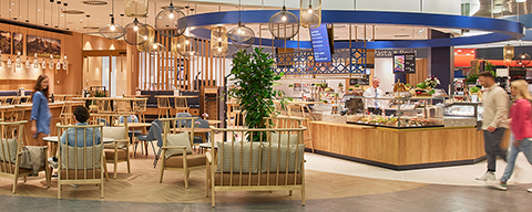 Eingang eines INTERSPAR-Restaurants von Außen