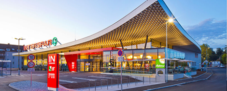 Außenansicht eines INTERSPAR Hypermarkts