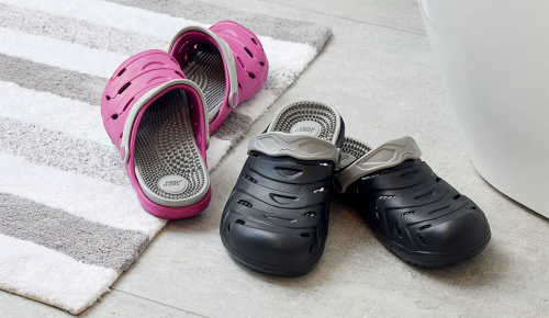 Mehrere verschiedene Happy Clogs Wohlfühl-Schuhe
