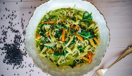 SPAR Mahlzeit! Grünes Thai Curry mit Wokgemüse und Belugalinsen