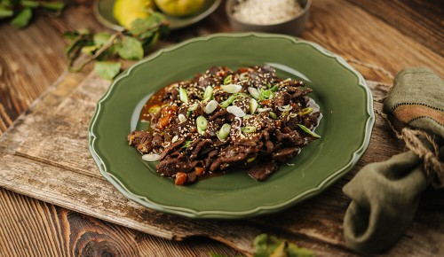 SPAR Mahlzeit! Bulgogi vom Hirsch mit Birne und Jungzwiebel