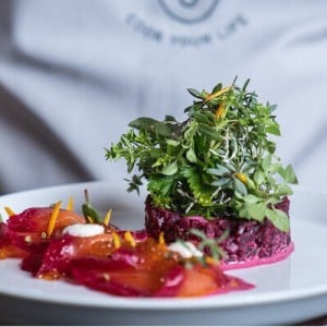 Didi Maiers gebeizter Wildlachs mit Roter Beete