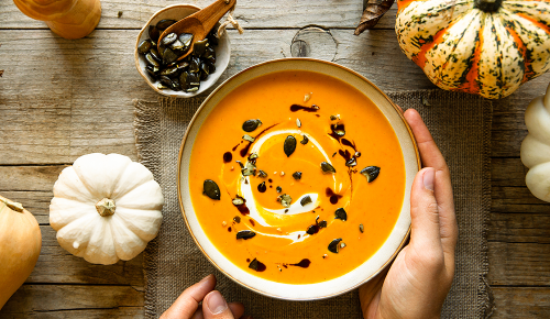 SPAR Mahlzeit Pikante Kürbissuppe mit Kernöl