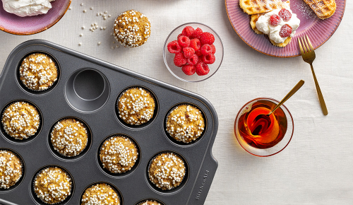Frisch gemachte Muffins in einer Muffinform