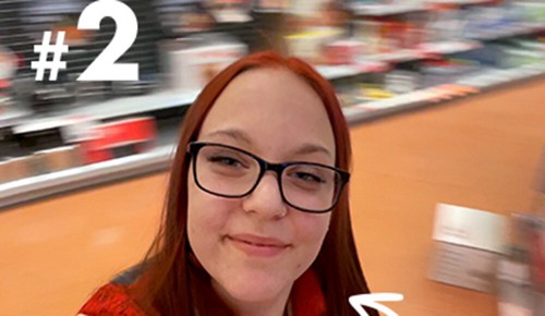 Portraitfoto eines INTERSPAR-Lehrlings bei der täglichen Arbeit