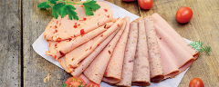 Ein Teller mit verschiedener Aufgeschnittener Wurst
