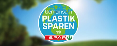 Weltkugel-Sujet mit der Aufschrift "Gemeinsam Plastik Sparen mit SPAR"