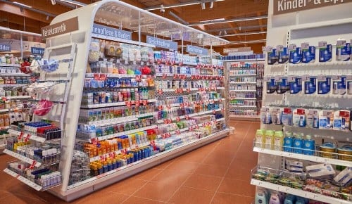Schönheit- und Pflege-Abteilung in einem INTERSPAR Hypermarkt