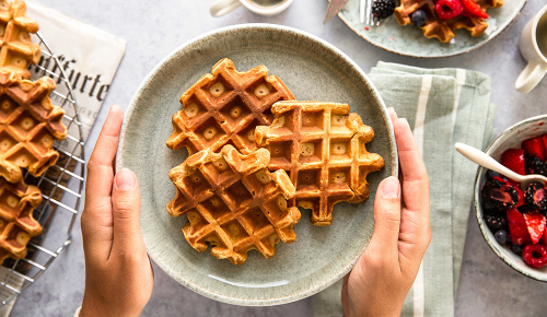 SPAR Mahlzeit Süßkartoffelwaffeln mit marinierten Beeren