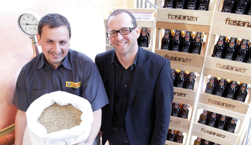 Mitarbeiter der Brauerei Frastanzer bei der Arbeit