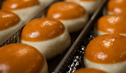 Krapfen schwimmen im Fett.