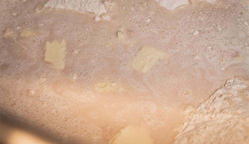 Schritt für Schritt Anleitung zum Backen von Buchteln