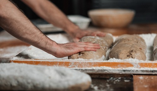Walnussbrot formen auf Blech legen