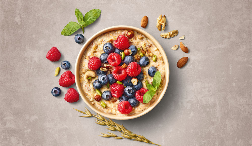 Porridge mit verschiedenen Beeren als Toppings aus der Market Kitchen Wien Mitte The Mall