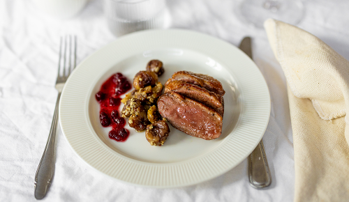 SPAR Mahlzeit! Entenbrust mit Preiselbeeren und Röstzwiebel-Pest