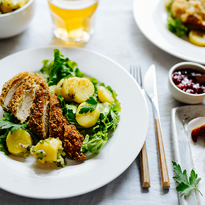 SPAR Mahlzeit! Backhendlsalat mit Kürbiskernöl