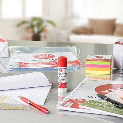 Mehrere verschiedene SPAR office-Produkte auf einem grauen Tisch