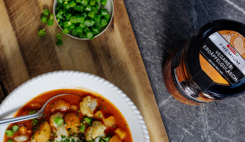 Kartoffelgulasch mit Karfiol und Fisolen