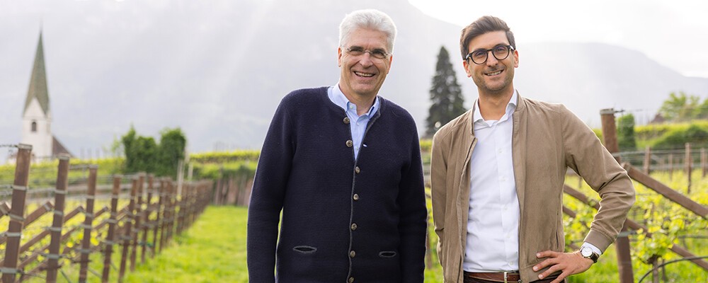 Die Winzer Matthias Messner und Stephan Filippi in ihren Weinbergen