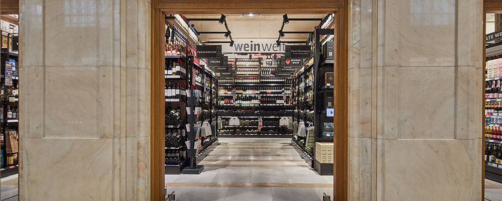 Blick in die weinwelt-Abteilung des INTERSPAR Am Schottentor