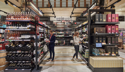 Blick in die Weinabteilung des INTERSPAR Am Schottentor