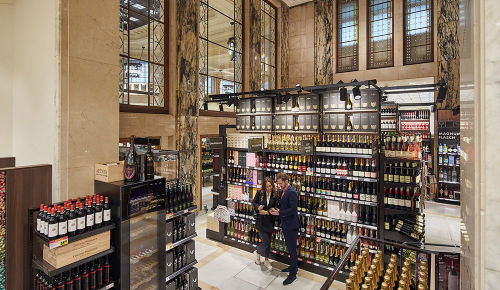 Wein-Abteilung im INTERSPAR Am Schottentor