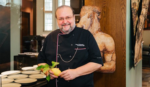 Portraitfoto des Gastkochs Dario Santangelo im Das Mezzanin 
