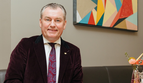 Portraitfoto des Gastkochs Toni Mörwald im Das Mezzanin 
