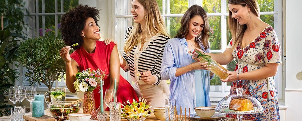 Mein-Zuhause-FS2025-Vintage-Sommerparty Vintage Sommerparty mit vier Frauen im Mein Zuhause