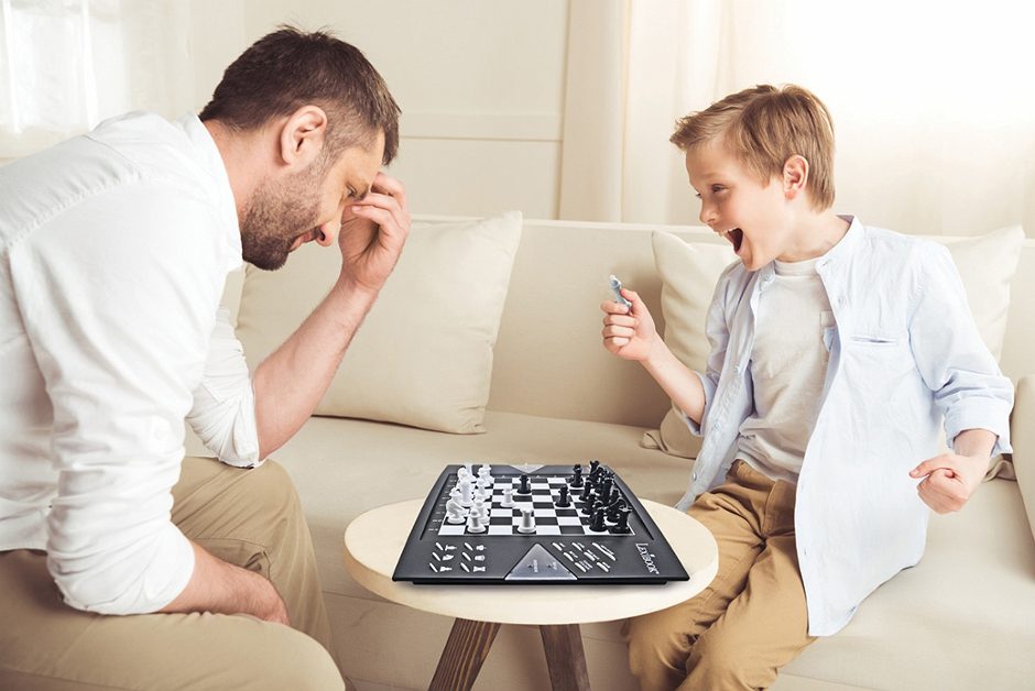 Lexibook ChessManElite el. Schachspiel CG1300