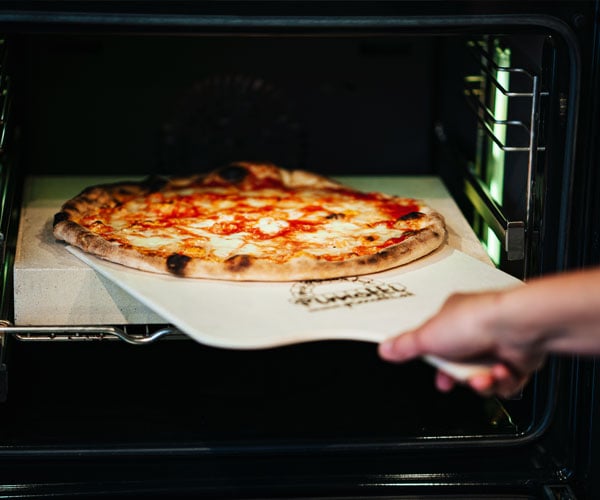 Backen mit Pizzastein