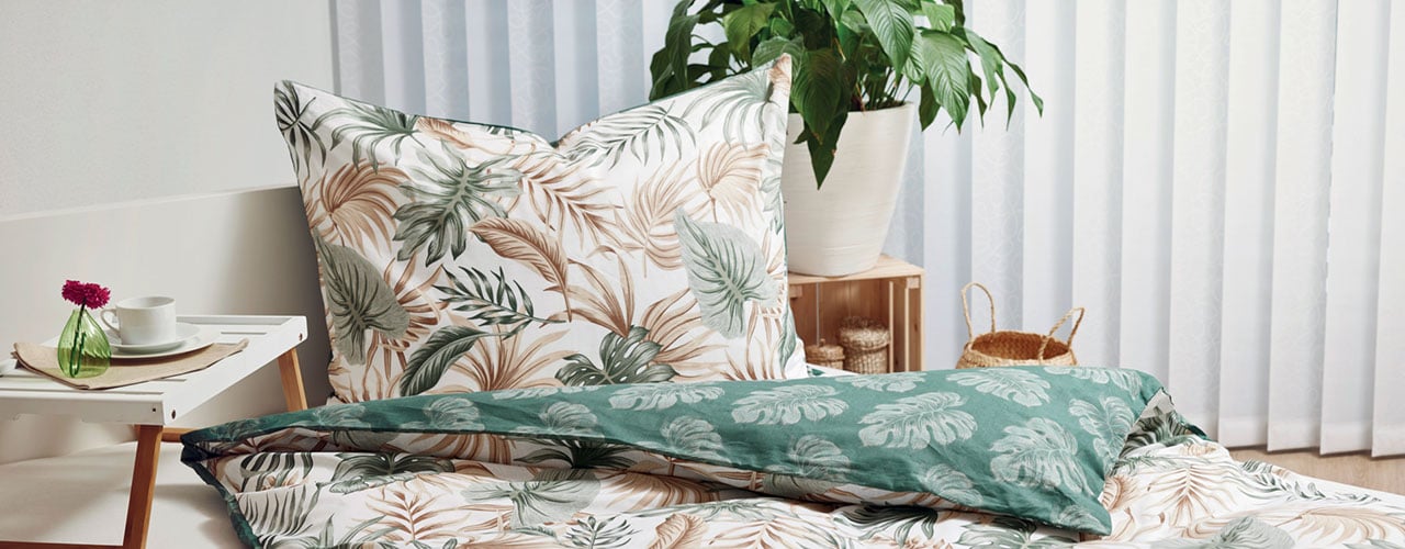 Bunte Bettwäsche mit Palmenmuster