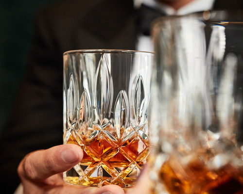 Bild-im-Text_Whisky-genießen_Glas_500x400.jpg