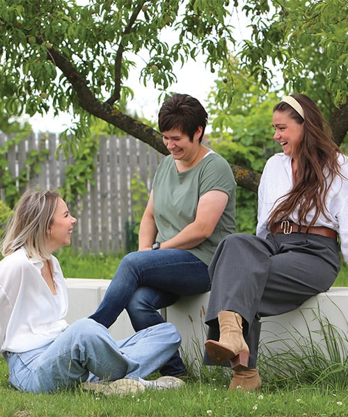 3FrauenimGarten_500x600.jpg