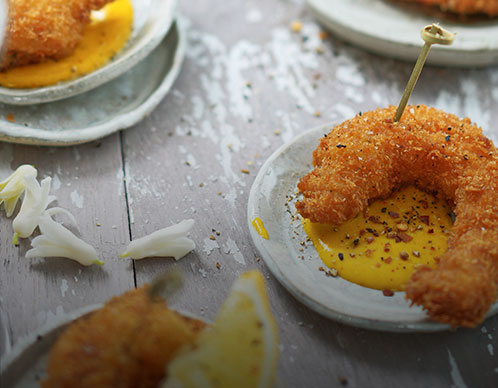 Knusprige Garnelen mit Safran-Aioli
