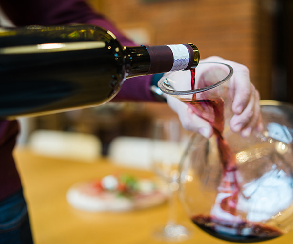Artikel_Wein-servieren.jpg