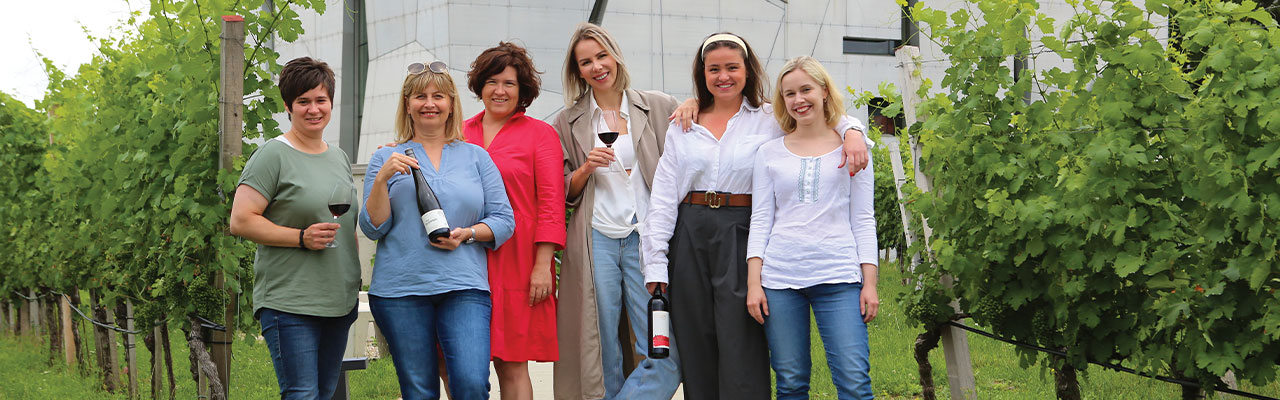 Titelbild_Winzerinnen_1280x400.jpg