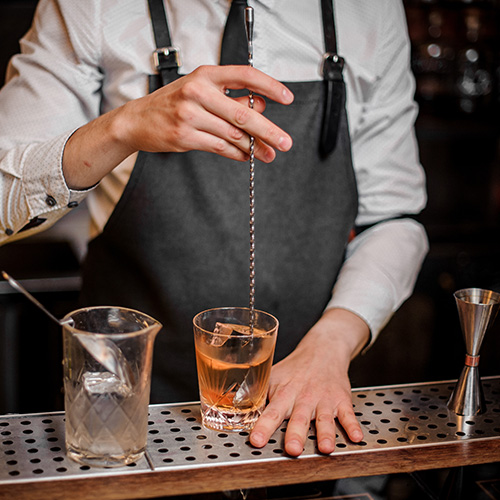 Cocktailzubereitung.jpg